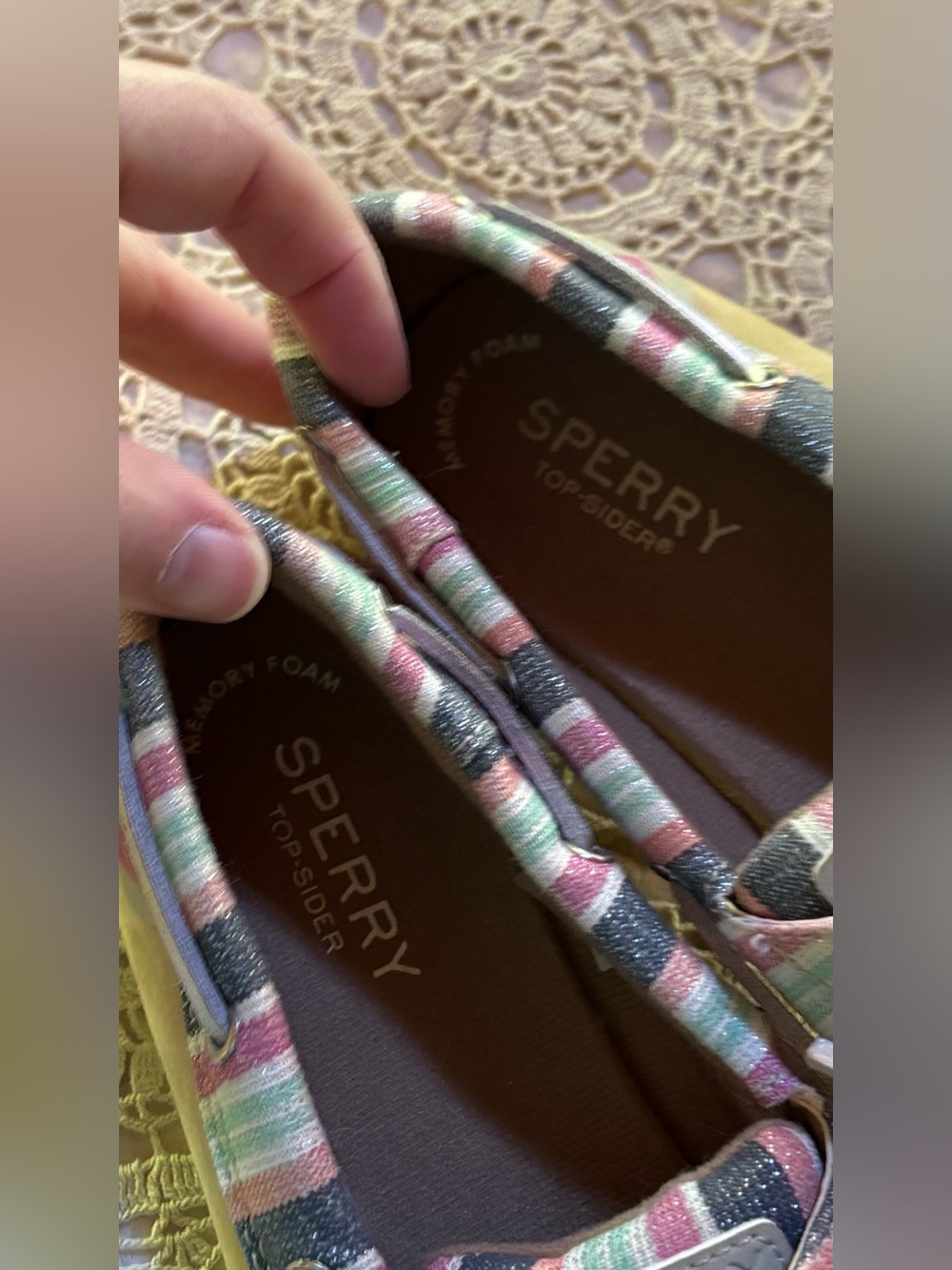 Sperry Top-Sider Kids Leather Shoresider 3-Eye Sparkle Stripe Boat Shoe Youth 4M - Picture 6 of 9